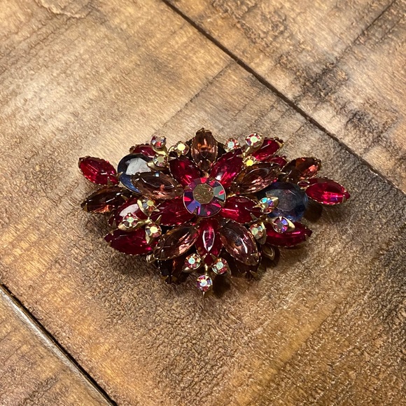 Sold! Purple AB Brooch Multi Layer 3D Coro Boucher - Picture 5 of 8